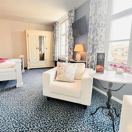 Guest house Altstadt Moench In Lage Preis Inclusive 5 Prozent Bettensteuer Und Fruehstueck 3*