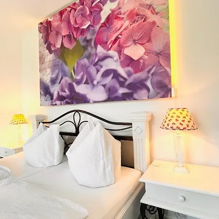 Altstadt Moench Unser Kleinod In Lage Direkt In Der Altstadt Incl Fruehstueck 4* シュトラールズント