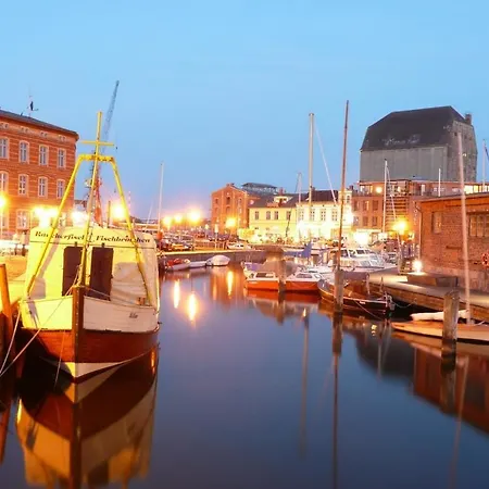 Guest house Altstadt Moench In Lage Preis Inclusive 5 Prozent Bettensteuer Und Fruehstueck Stralsund